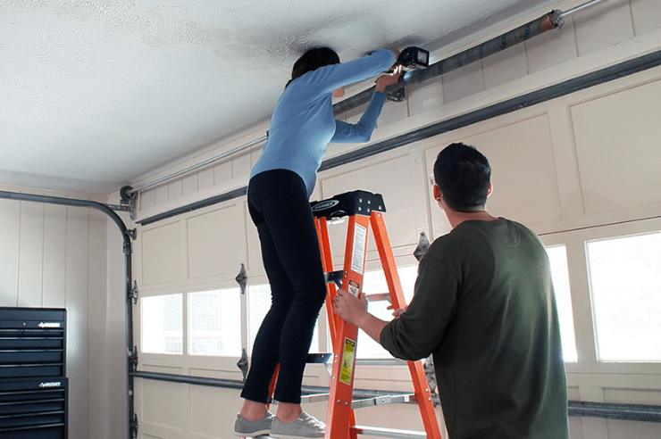 Top-Notch Garage Door Services in Salem
